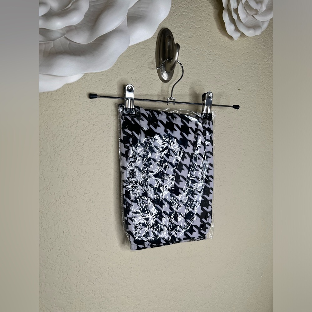 NTM: Brand New Design USA Black & White Houndstooth Print Leggings Sz 0X - Picture 4 of 7